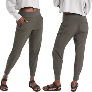 Athleta Soho Cropped Jogger Women’s 4